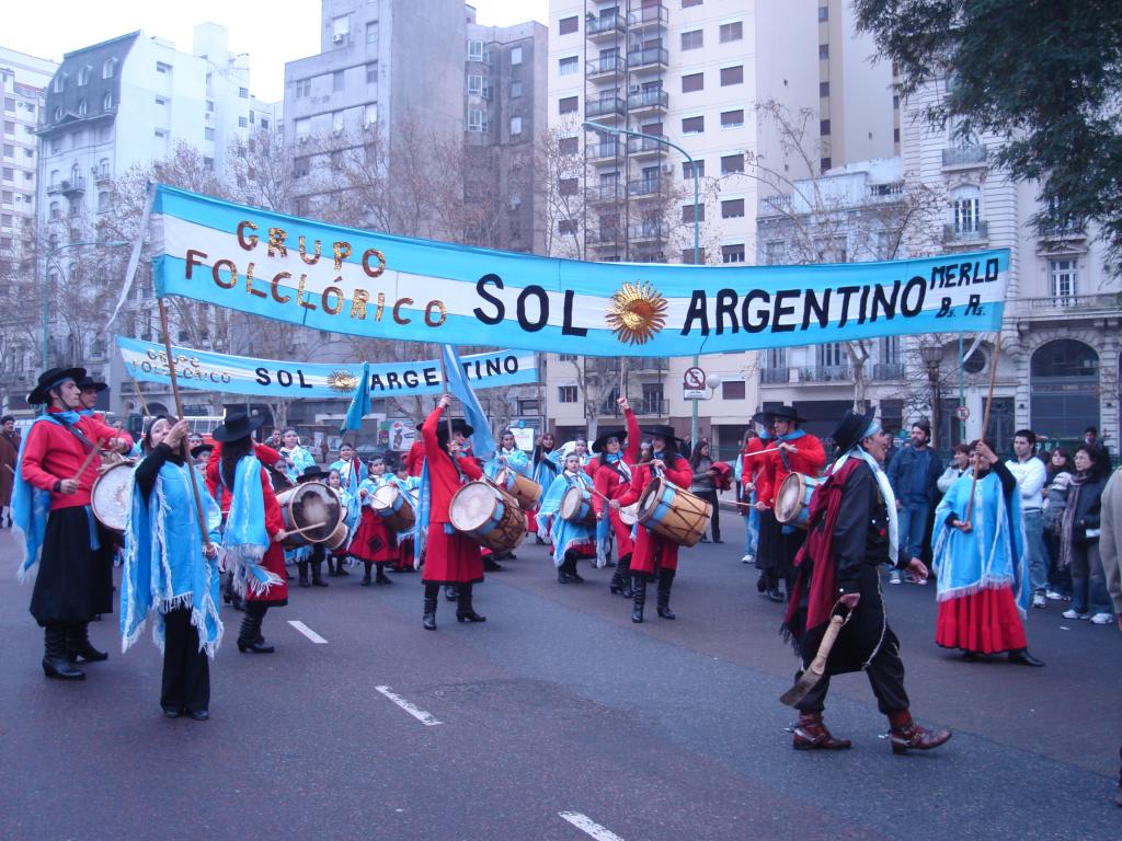Which holidays are celebrated in Argentina?